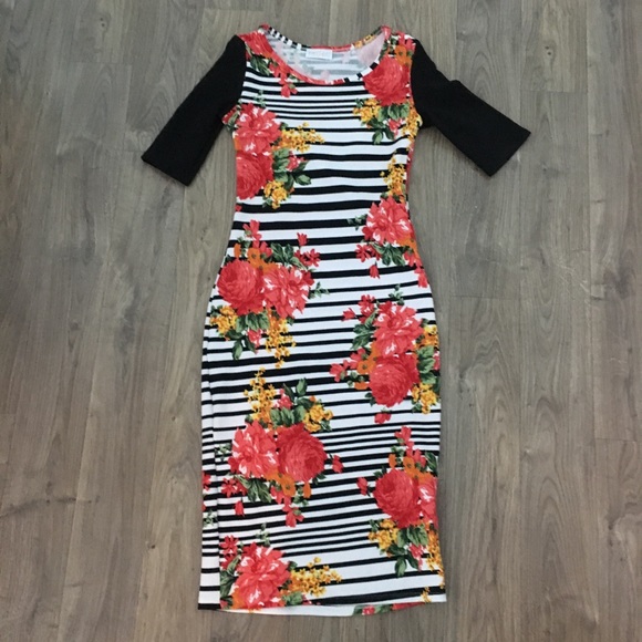Black and white striped flower dress - Picture 1 of 2